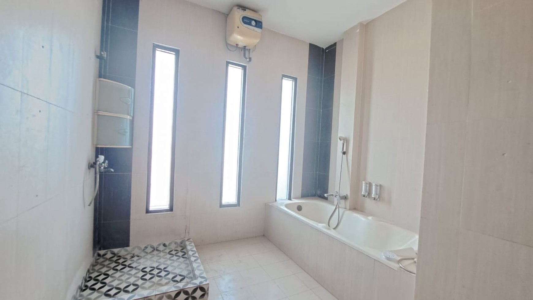 Rumah Hitung Tanah Area Cipete