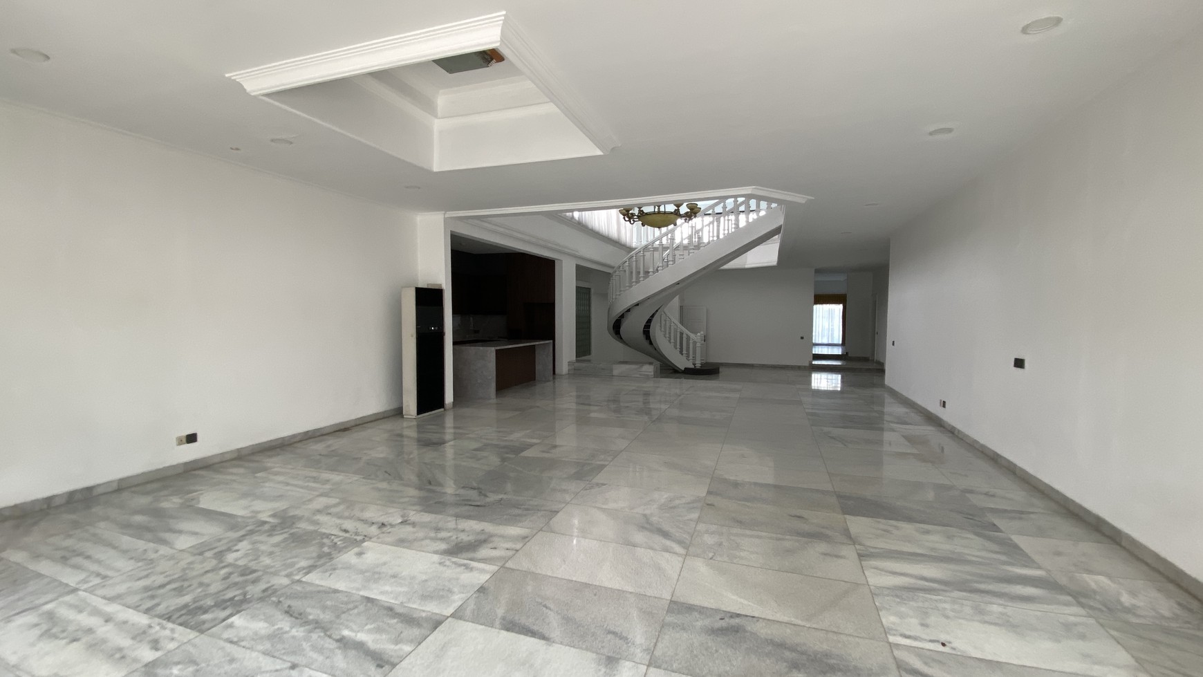 Rumah Hitung Tanah Area Cipete