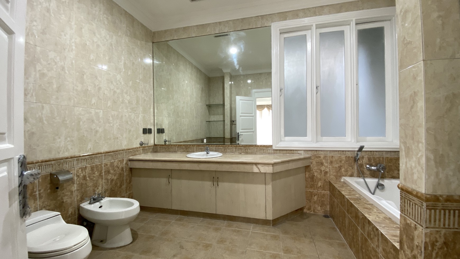 Rumah Hitung Tanah Area Cipete