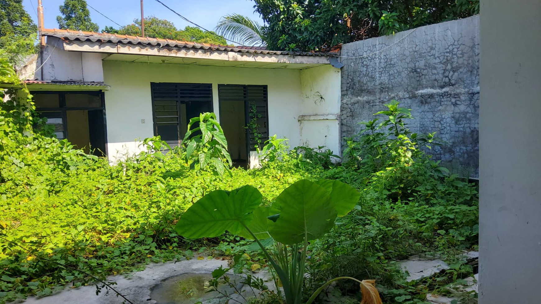 Rumah Lama Hitung Tanah Lokasi Strategis Cocok untuk Kostan di Duren Tiga