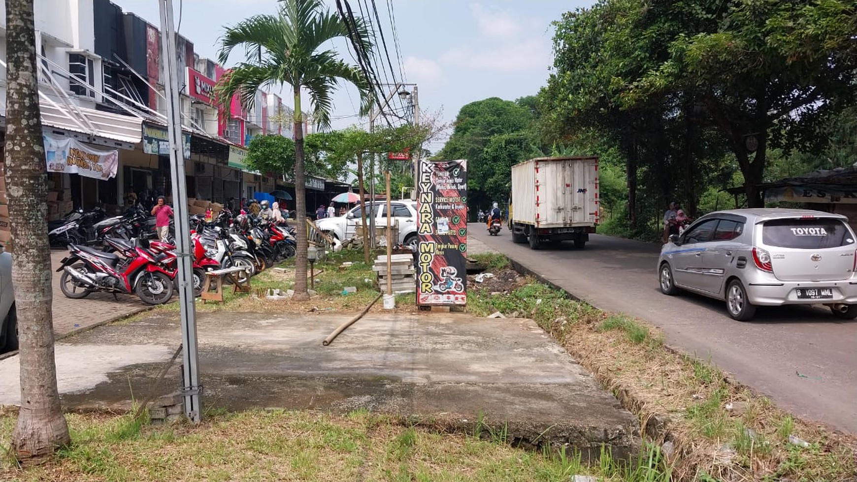 Dijual Cepat Ruko Murah Tiga Lantai  Pinggir Jalan Cimanggis Raya 