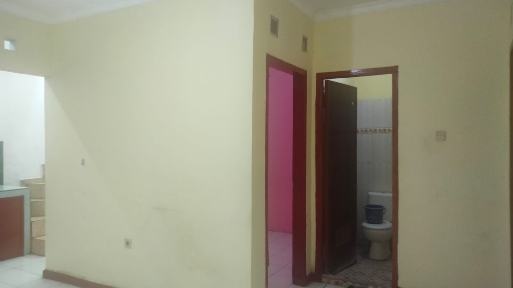 Perumahan Dukuh Zamrud rumah dijual cepat : Lokasi Strategis dan Kesejukan Nyaman Depan Taman!