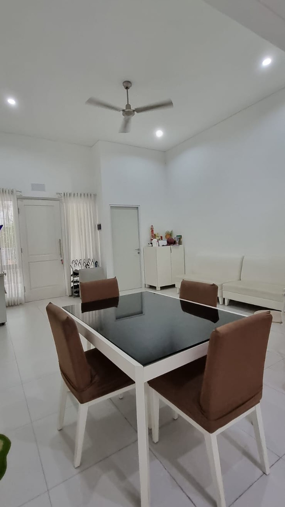 Rumah Cantik Minimalis Siap Huni dan Lingkungan Asri @Bintaro