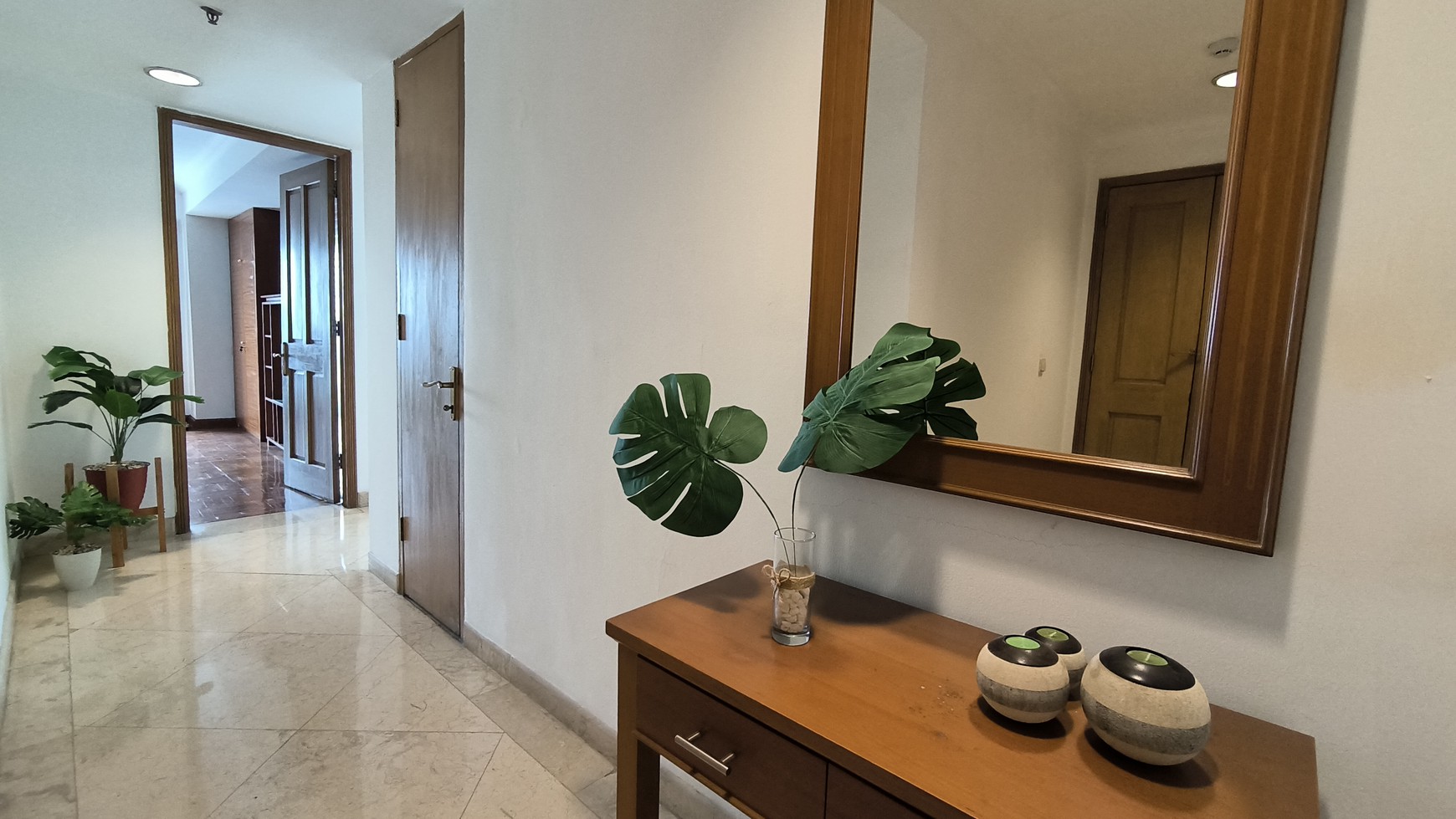 Dijual unit Apartemen Park Royal - Gatot Subroto - Jakarta Pusat