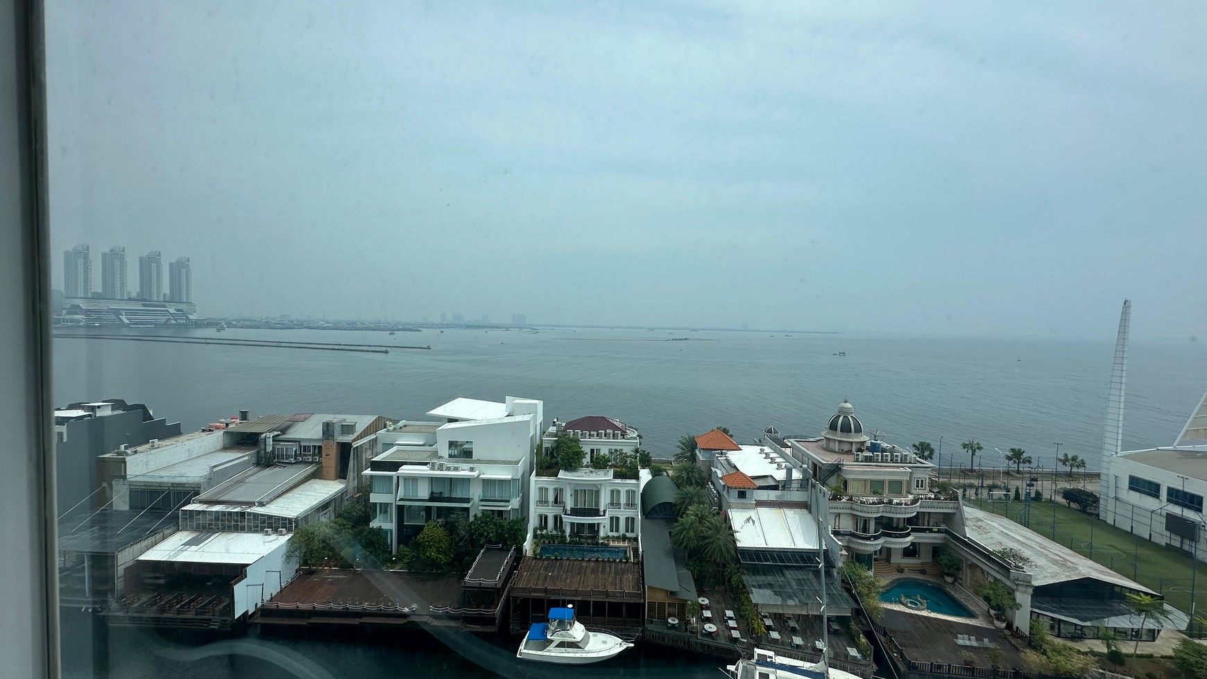 Apartemen Dengan View Laut