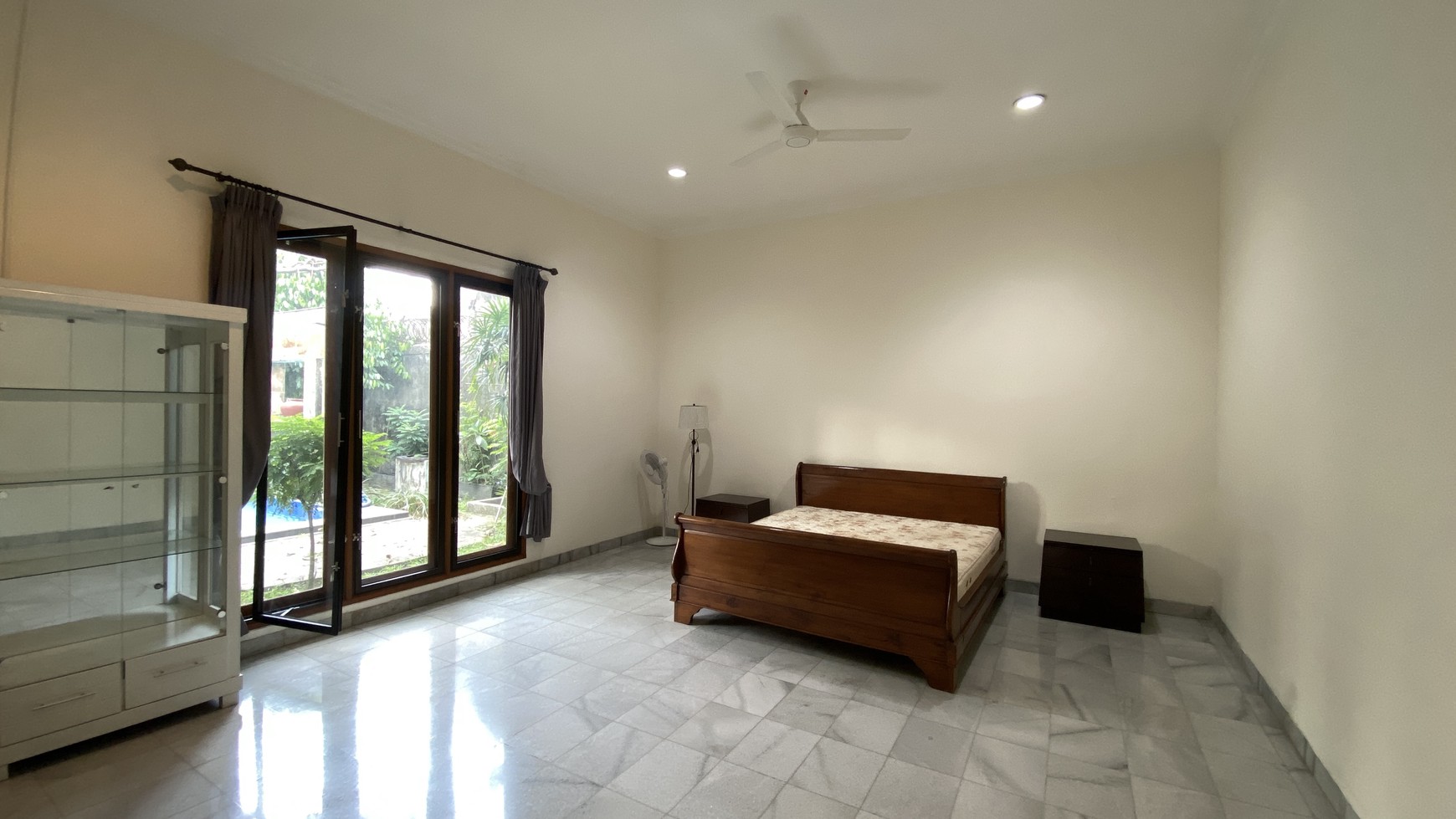 Beautiful house with big backyard in ampera, jakarta selatan