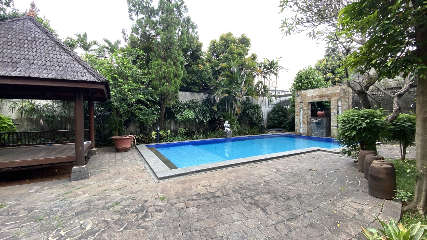 Beautiful house with big backyard in ampera, jakarta selatan