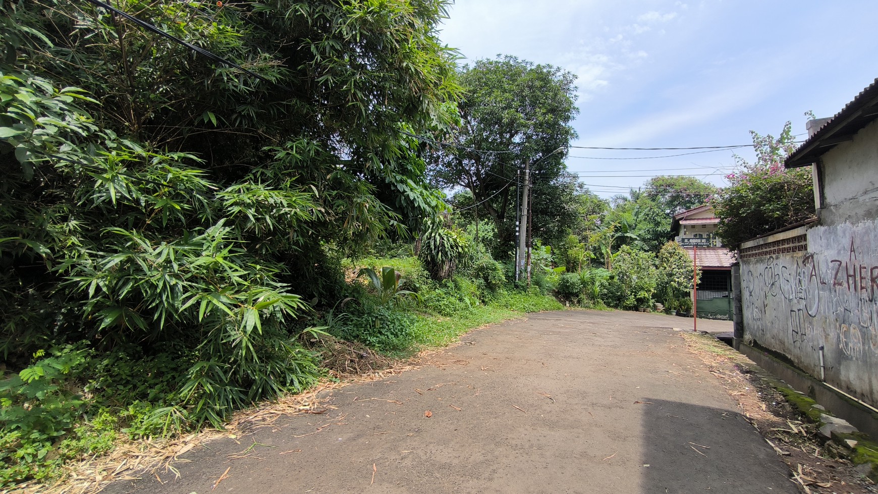 Tanah di Pamulang - Lokasi Strategis - Cocok untuk Hunian/Cluster - Dijual Cepat