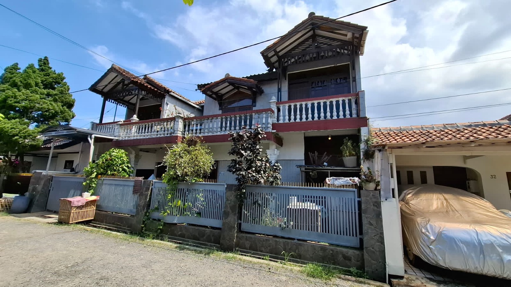 Rumah 2 Lantai , 8 Kamar , cocok untuk kos kosan , Arcamanik