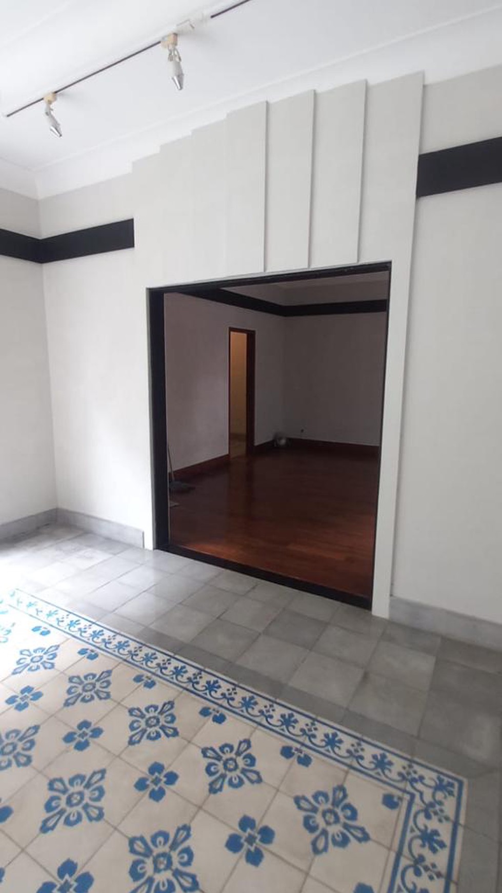 Dijual rumah di Jl H. Agus Salim - Menteng - Jakarta Pusat