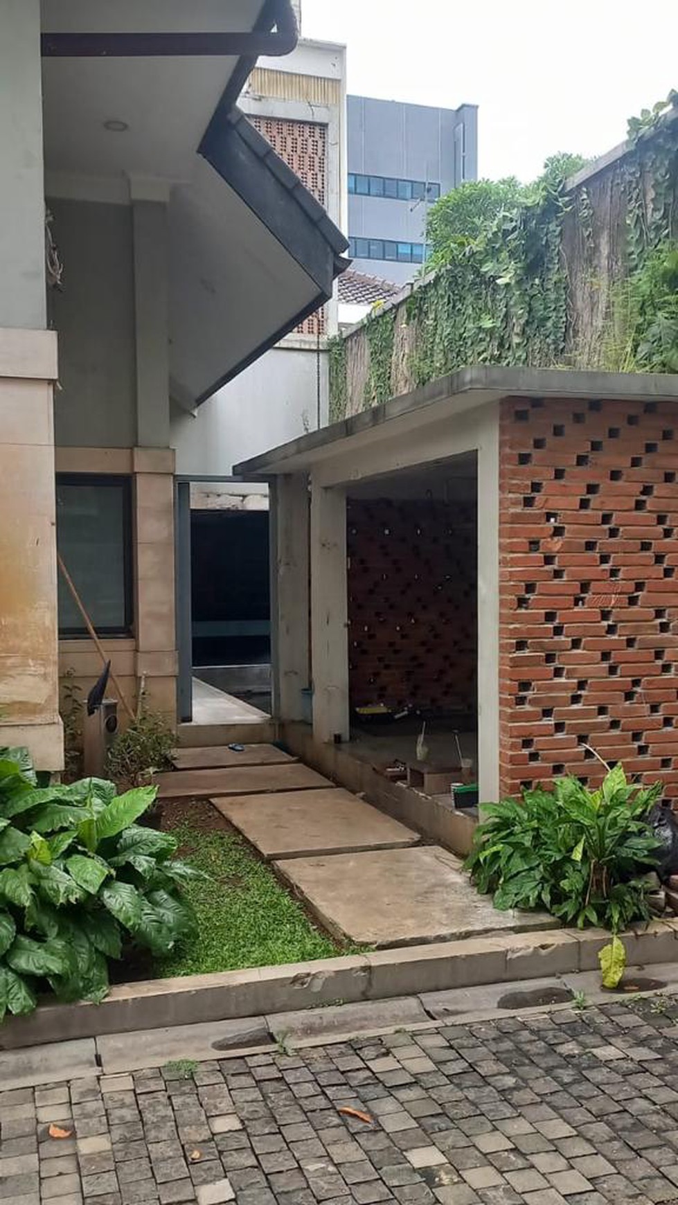 Dijual rumah di Jl H. Agus Salim - Menteng - Jakarta Pusat