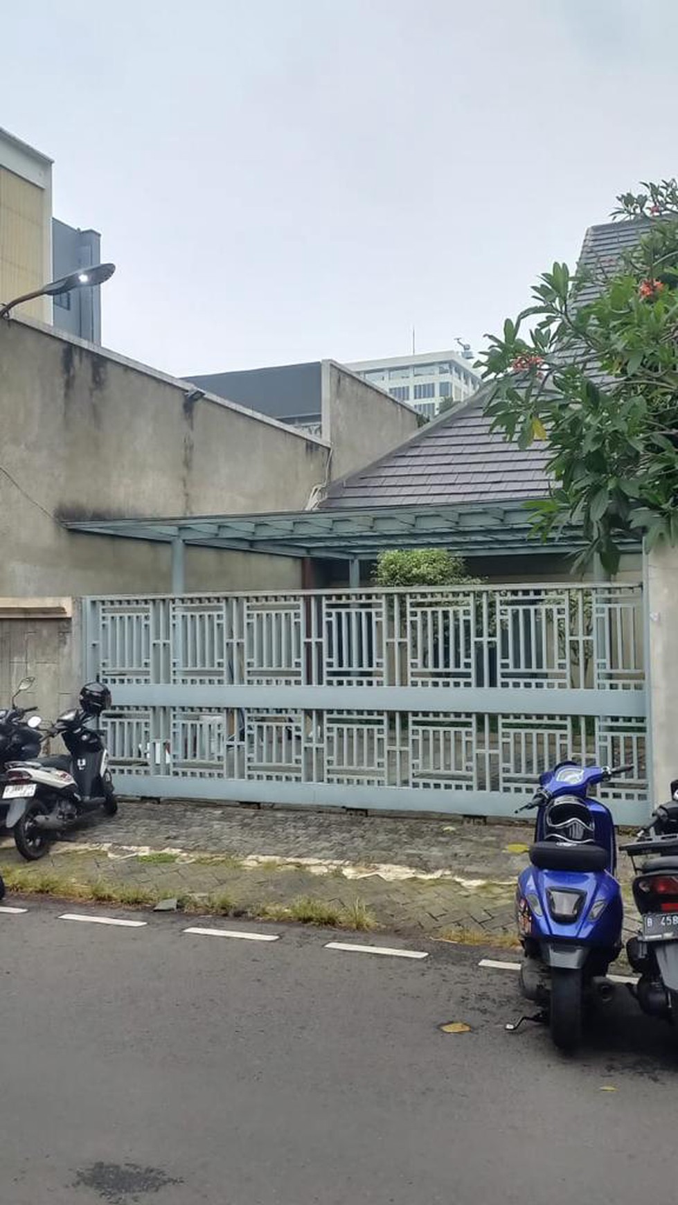 Dijual rumah di Jl H. Agus Salim - Menteng - Jakarta Pusat