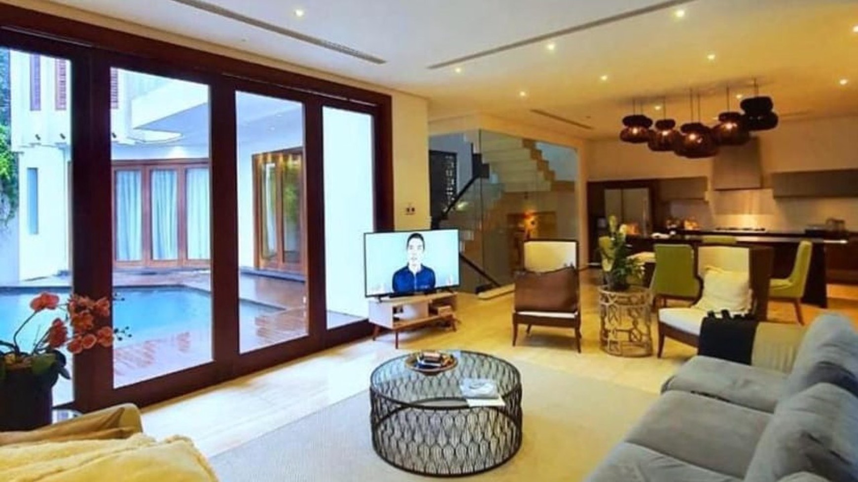 Rumah Hitung Tanah Area Cipete