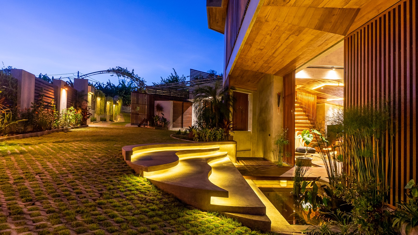 Rumah Hitung Tanah Area Cipete