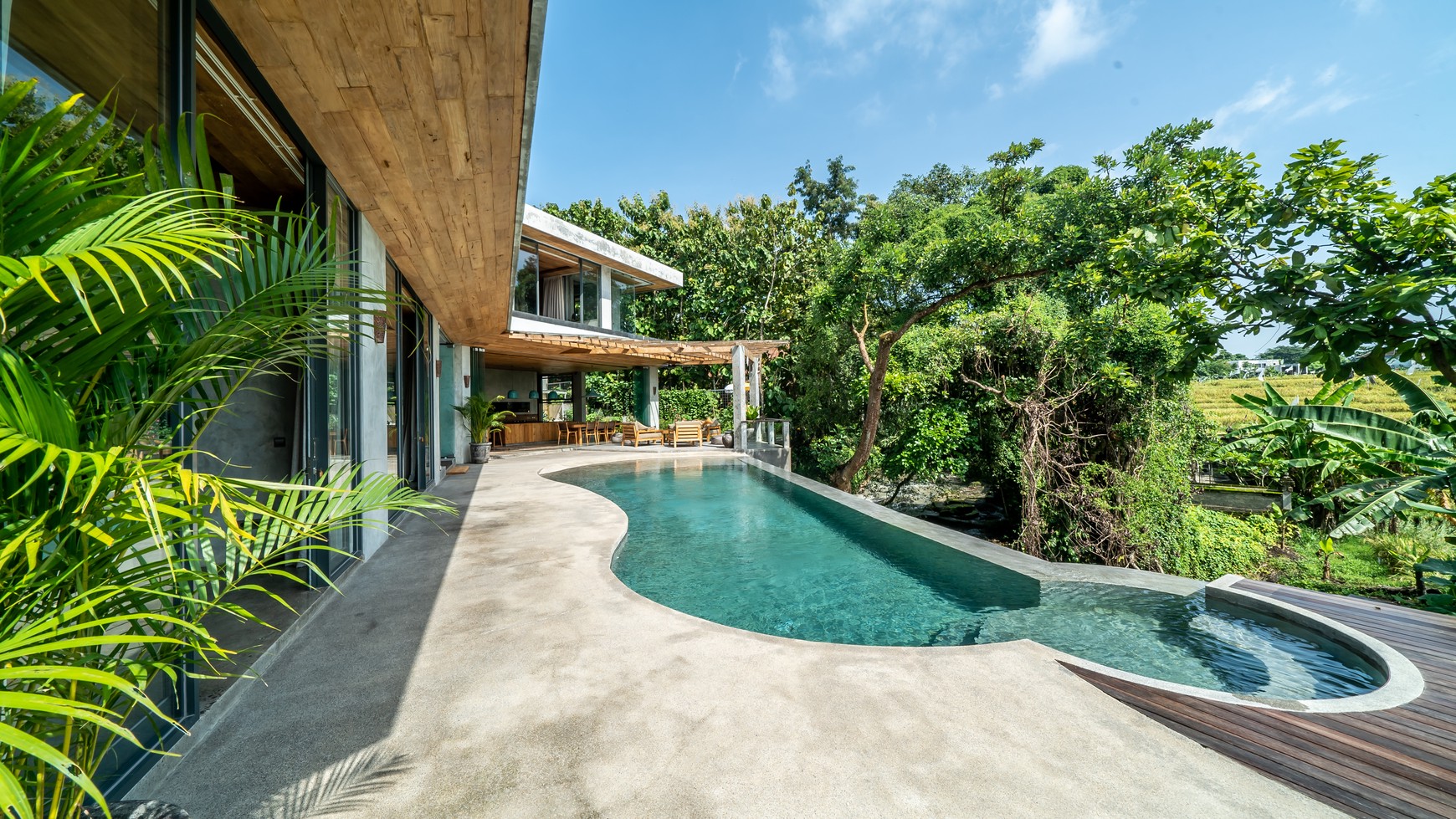 Rumah Hitung Tanah Area Cipete