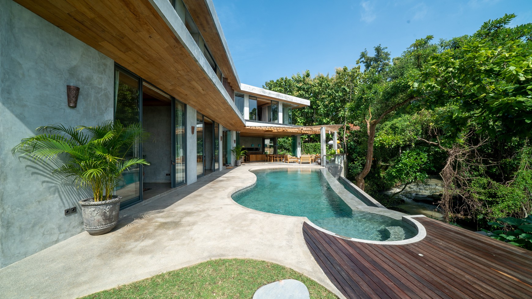 Rumah Hitung Tanah Area Cipete