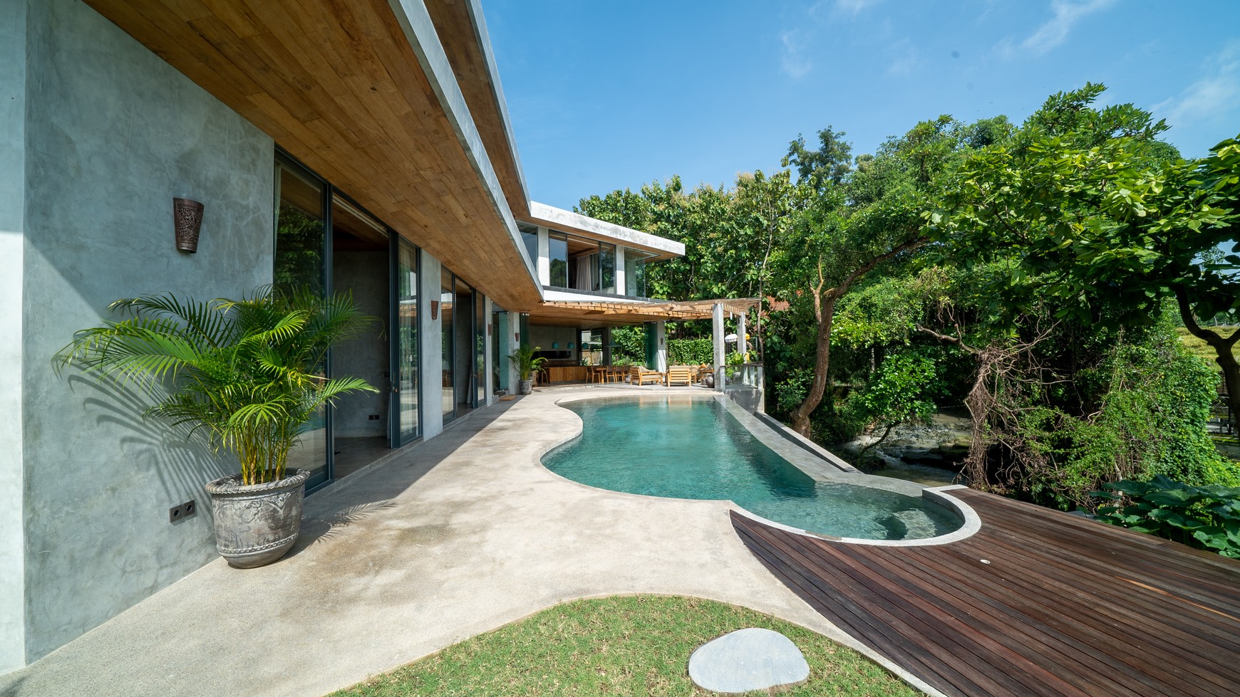 Rumah Hitung Tanah Area Cipete