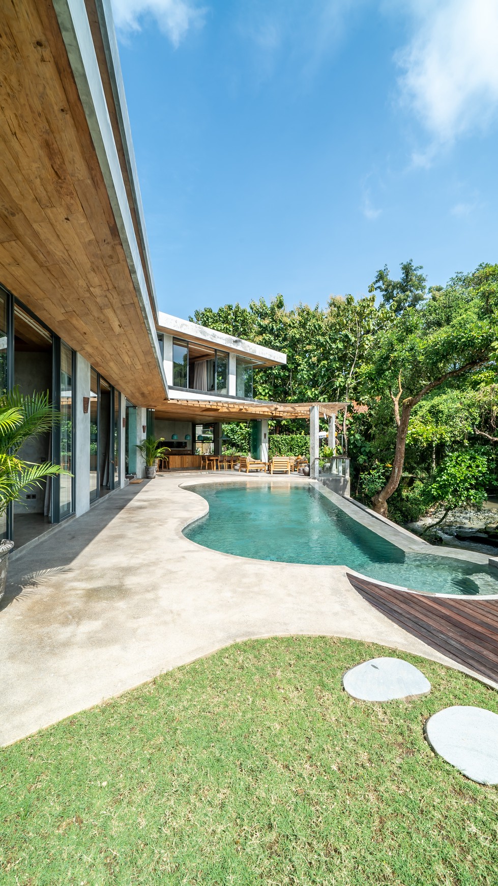 Rumah Hitung Tanah Area Cipete