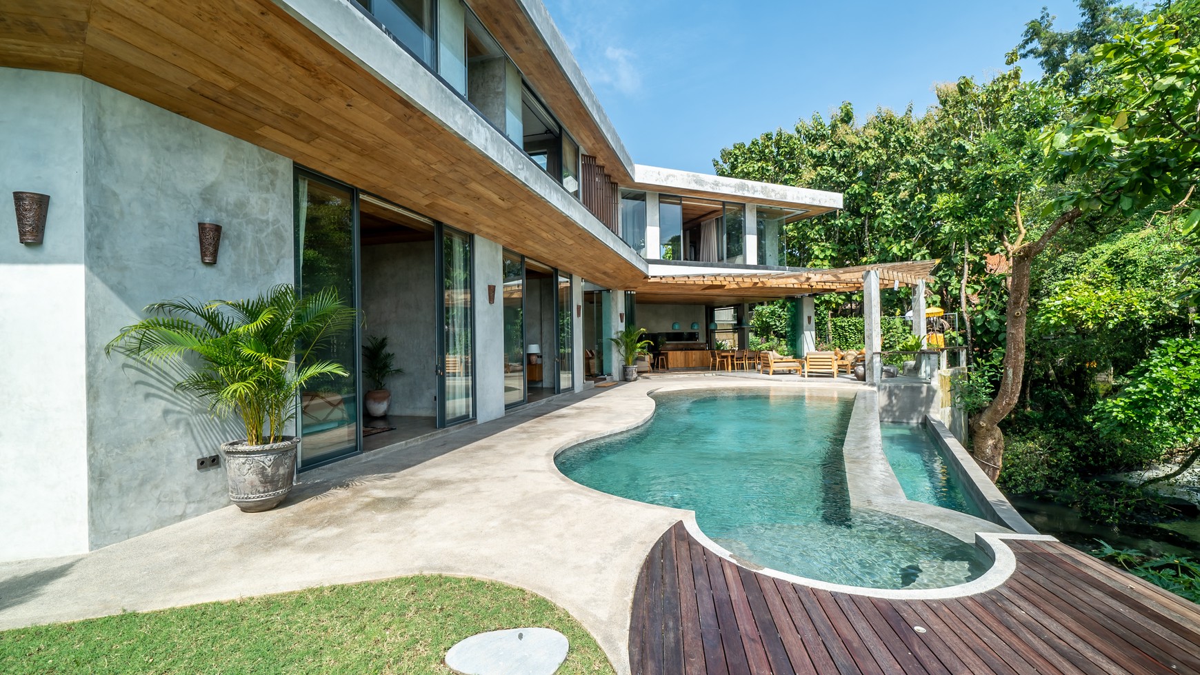 Rumah Hitung Tanah Area Cipete