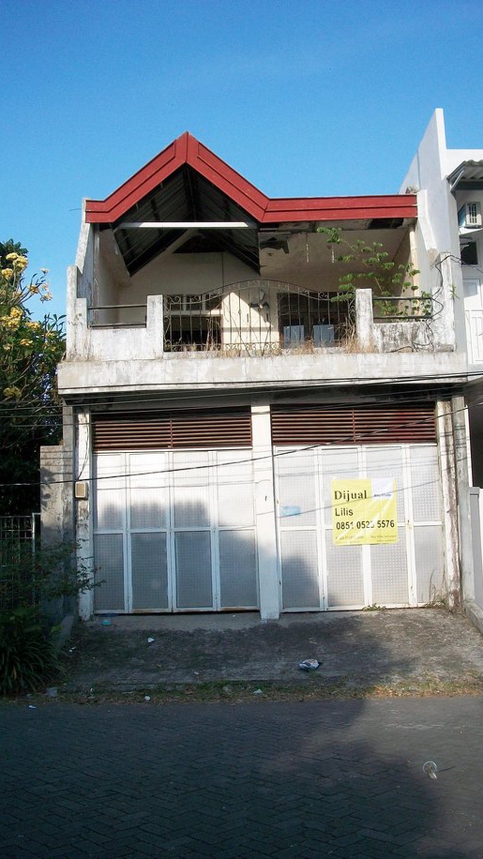 Rumah di Gayungsari Barat Surabaya, 2 Lantai