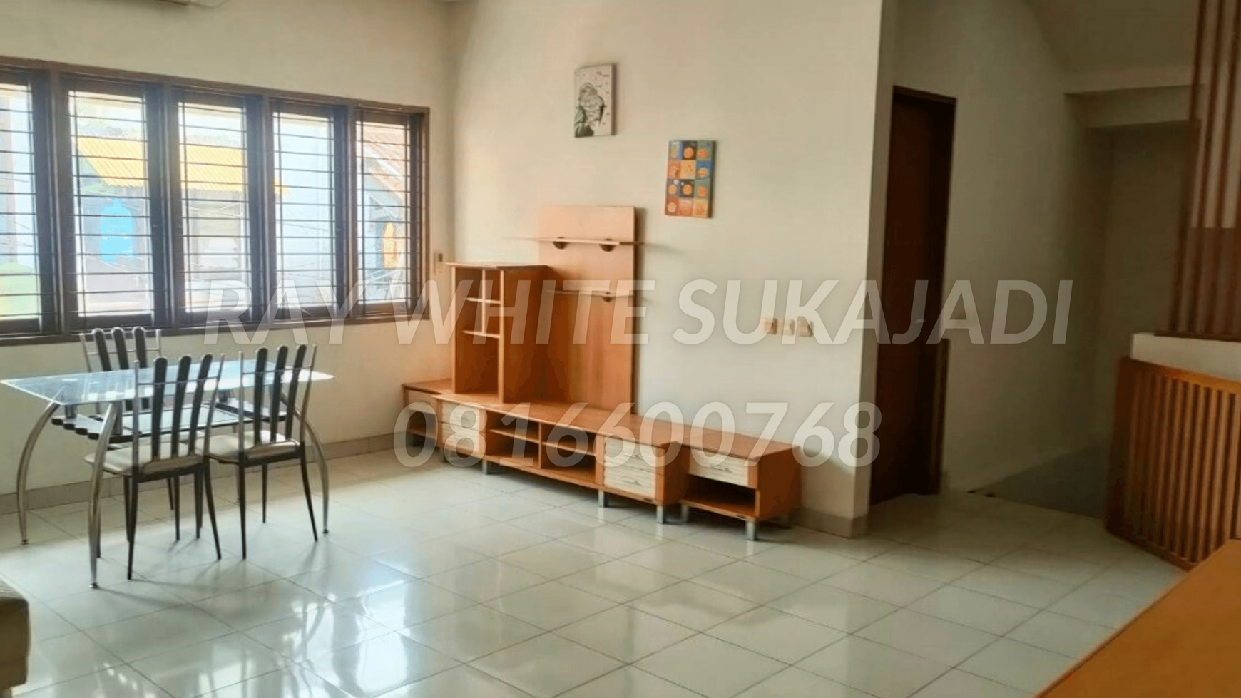 RUMAH 3 LANTAI DI JALAN AHMAD