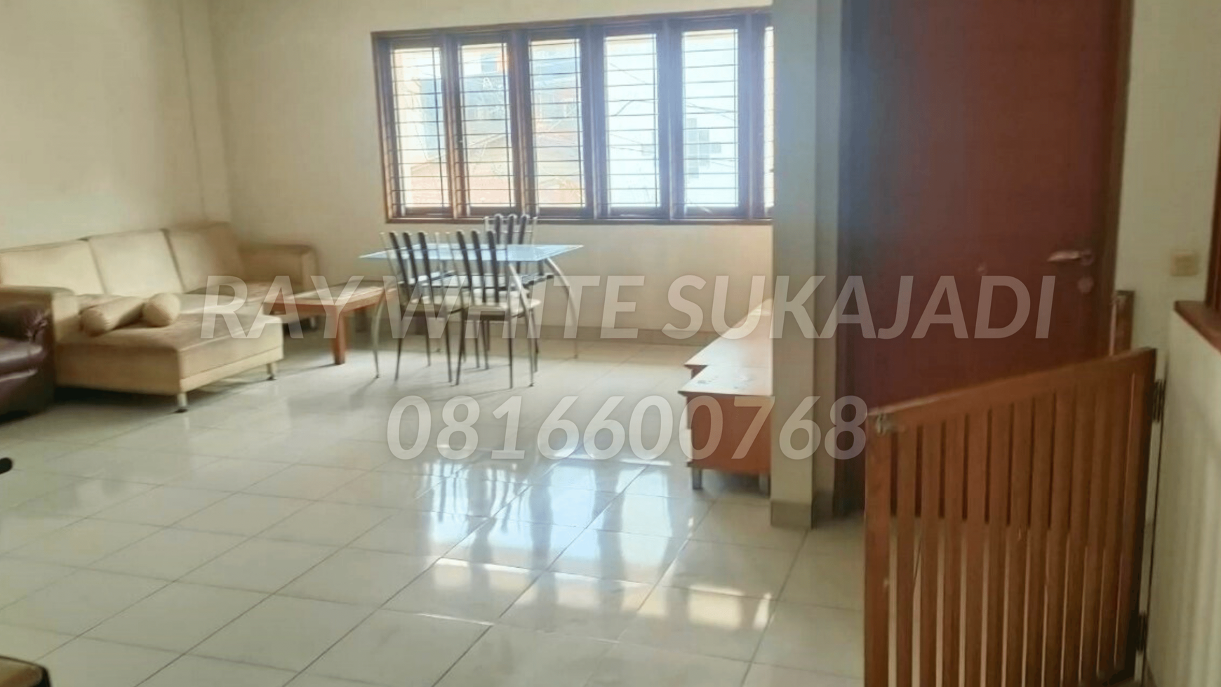 RUMAH 3 LANTAI DI JALAN AHMAD