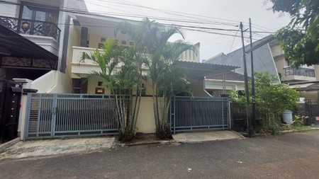 Rumah 2 Lantai, Bangunan terawat, bebas banjir di Bintaro