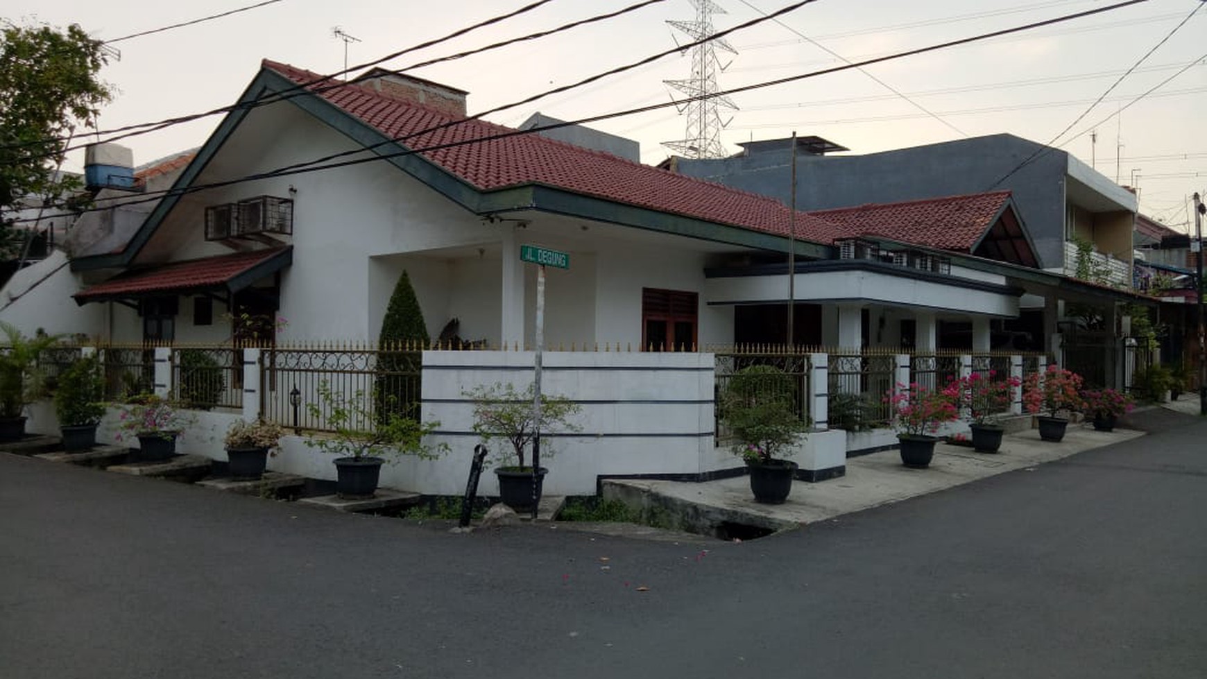 Rumah  Lokasi Strategis Duren Sawit