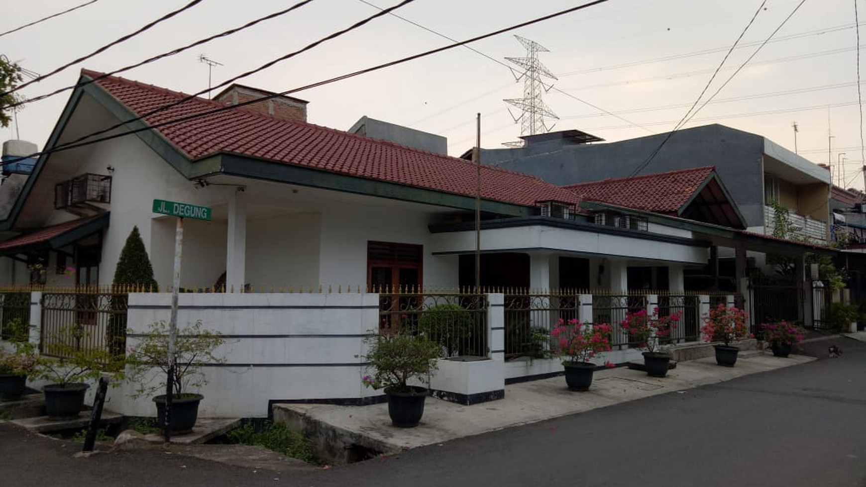 Rumah  Lokasi Strategis Duren Sawit