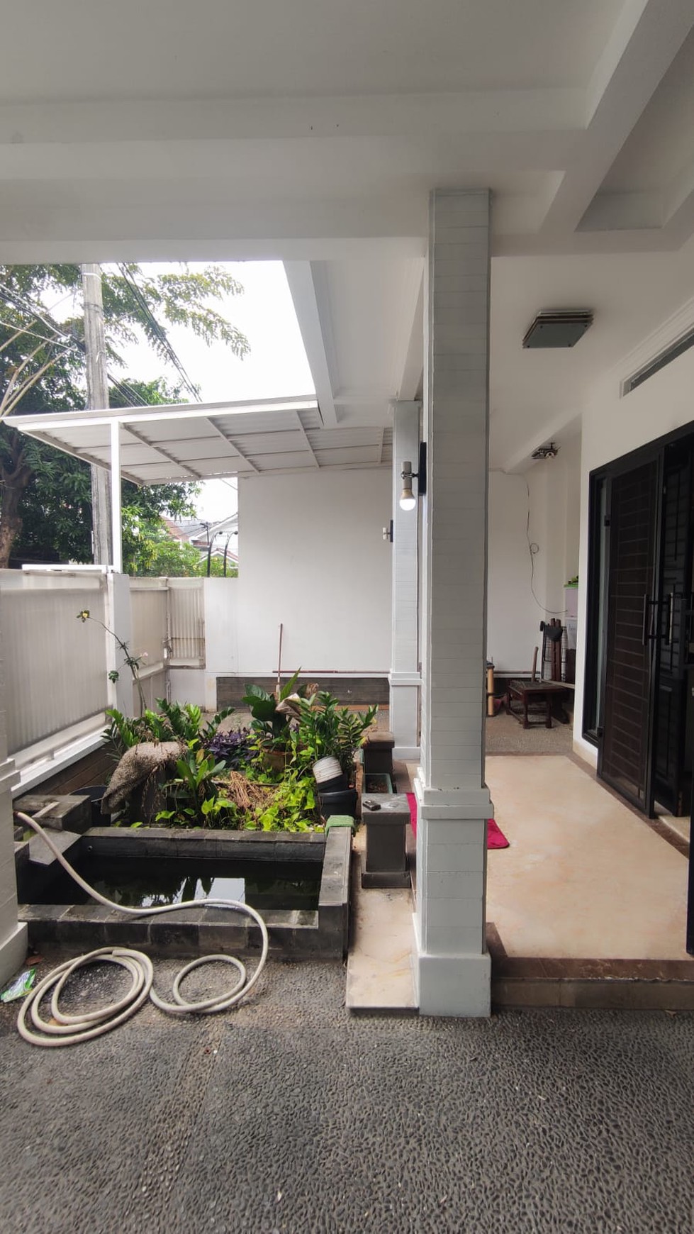 Rumah Furnished, bangunan bagus, siap huni di Bintaro