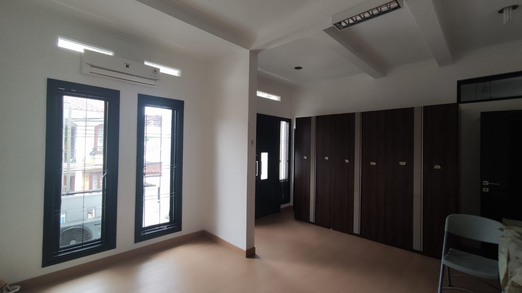 Rumah Furnished, bangunan bagus, siap huni di Bintaro