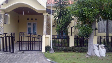 Rumah di Puri Surya Jaya Taman Pasadena Sidoarjo, Hadap Selatan, SHM, Lokasi Strategis, Siap Huni !!!