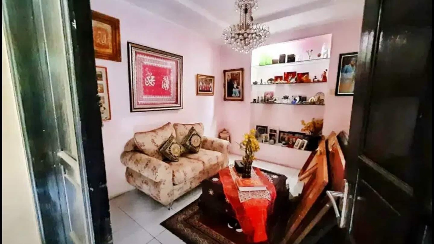  Rumah BINTARO SEKTOR 9  Komplek, dekat Pos satpam Dekat Cafe&#xb2; entertainment SEKTOR 9 