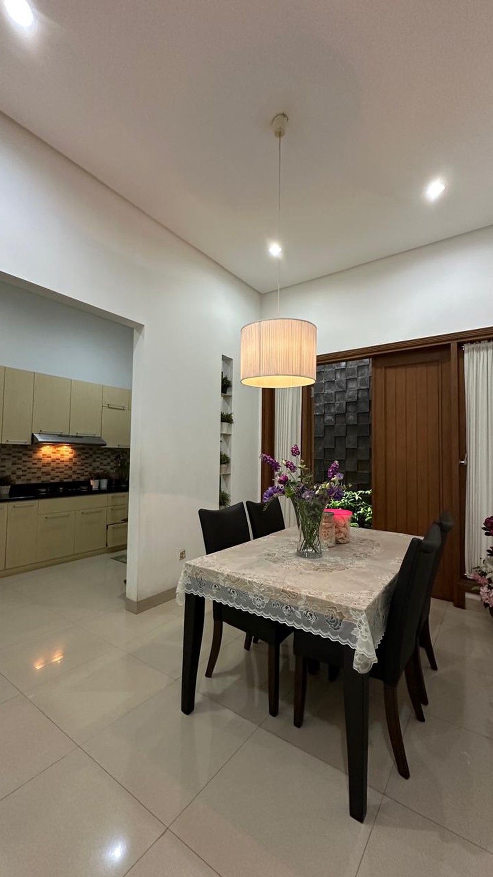 Rumah Modern Minimalis di Area Pondok Indah Jakarta Selatan