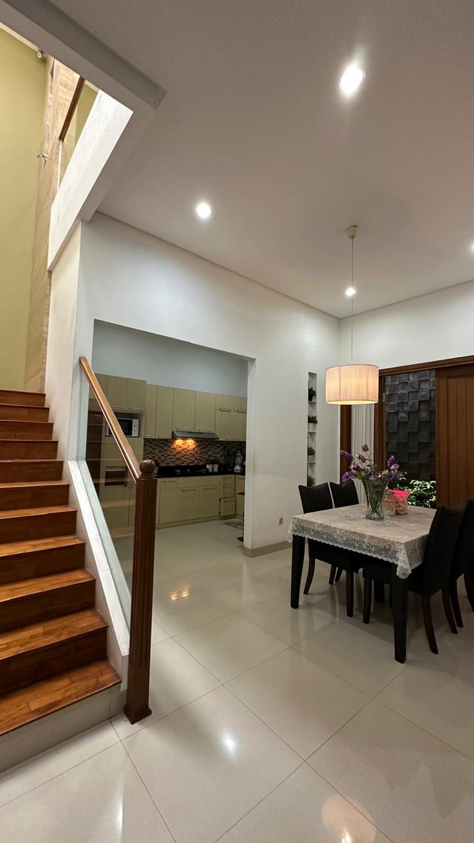 Rumah Modern Minimalis di Area Pondok Indah Jakarta Selatan