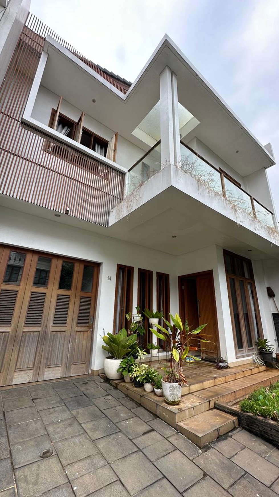 Rumah Modern Minimalis di Area Pondok Indah Jakarta Selatan