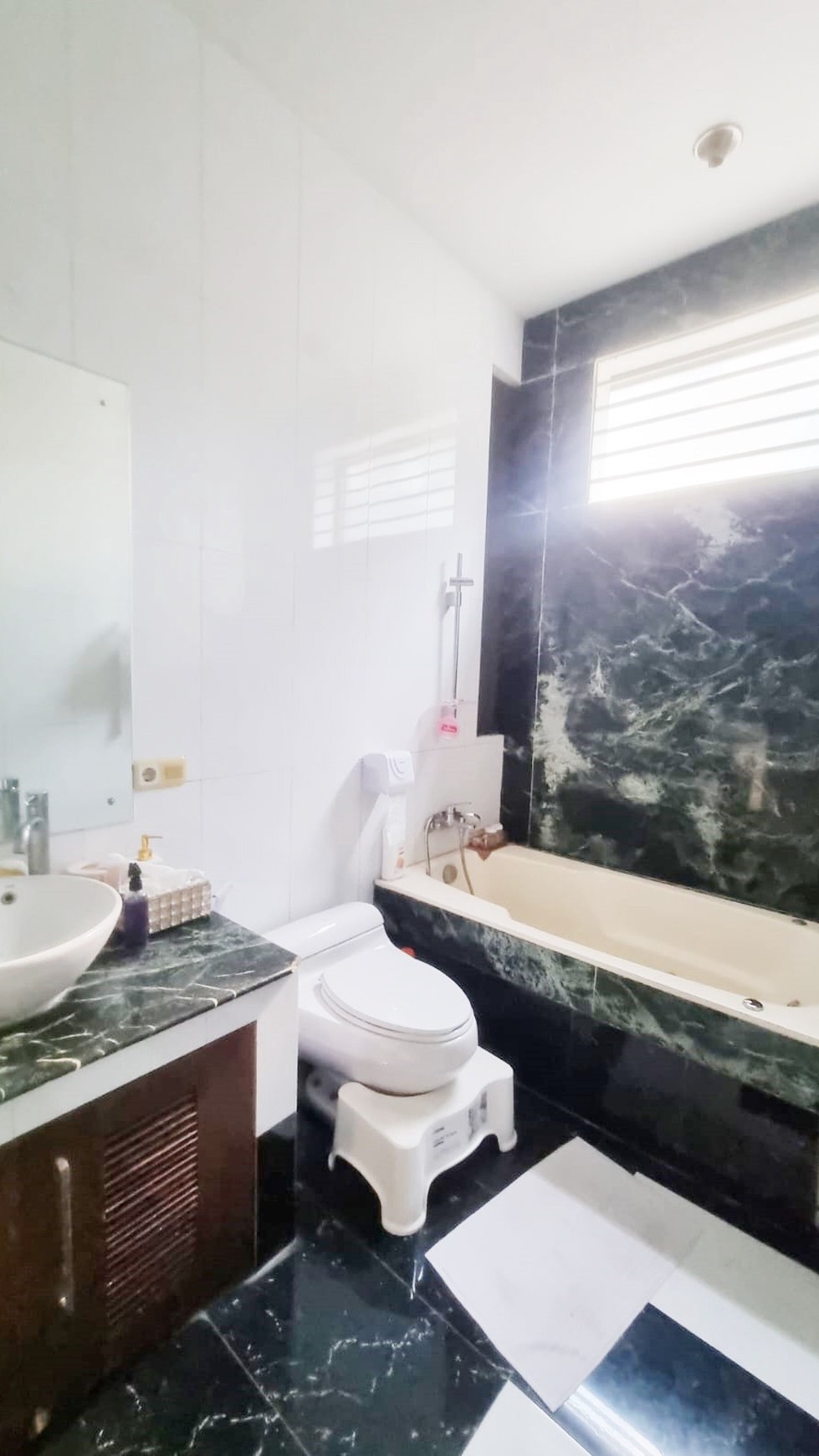 Rumah Hitung Tanah Area Cipete