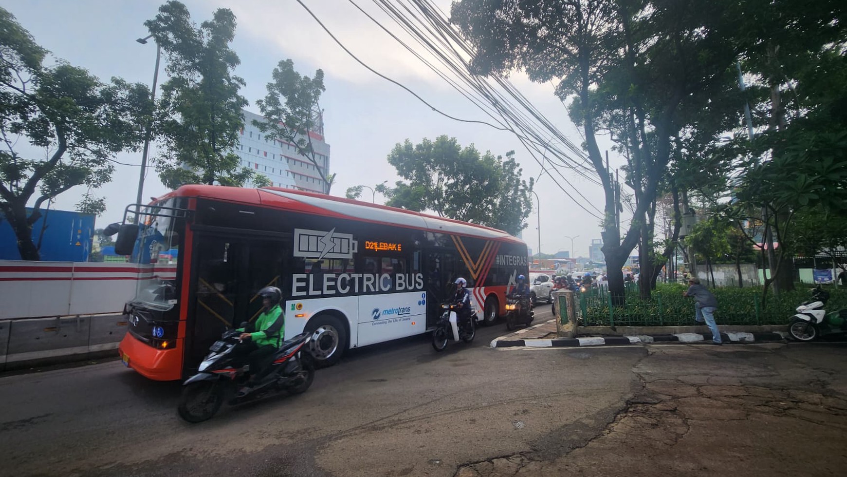 Rumah Hitung Tanah Area Cipete