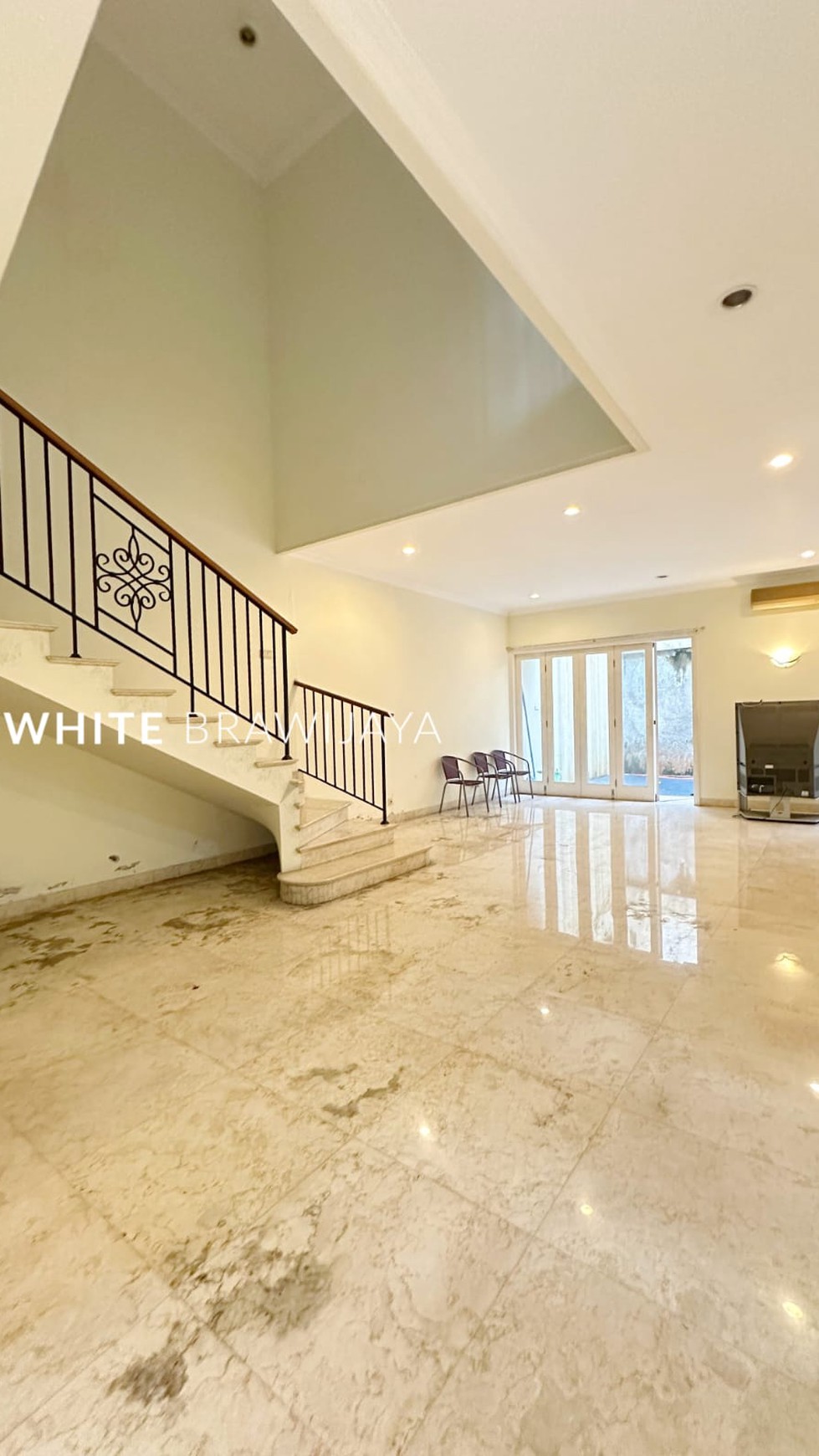 Rumah Hitung Tanah Area Cipete