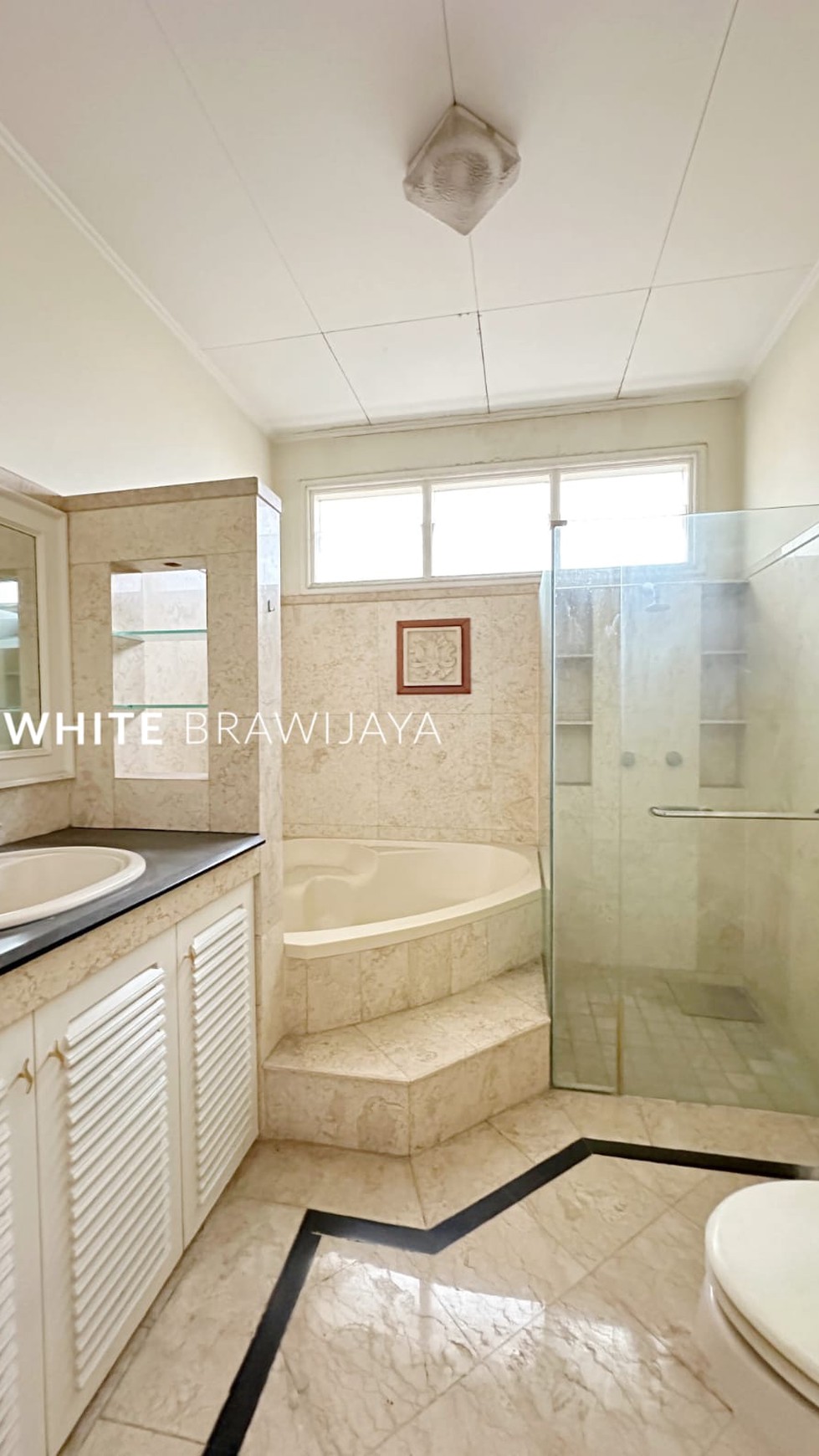 Rumah Hitung Tanah Area Cipete