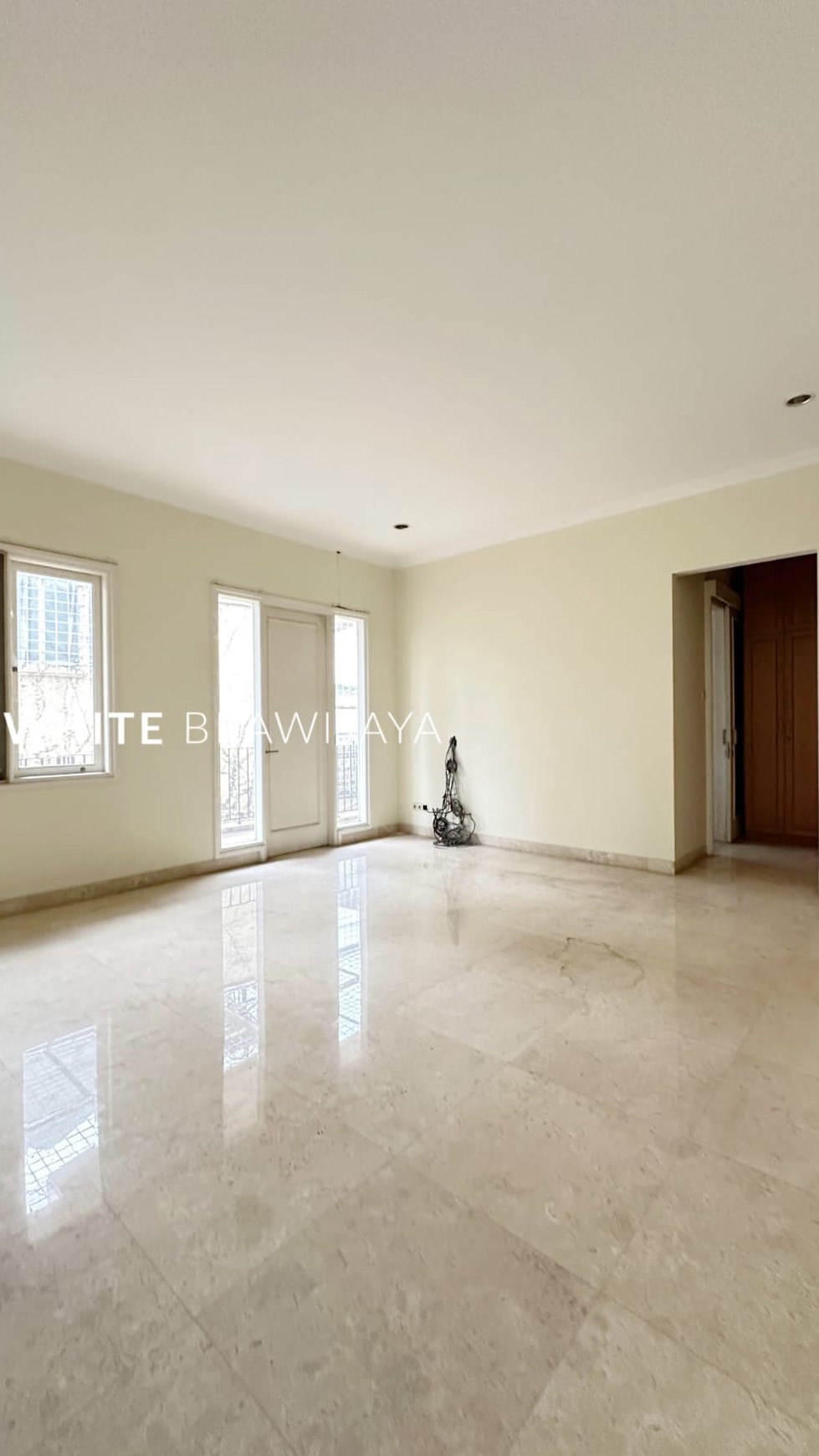 Rumah Hitung Tanah Area Cipete