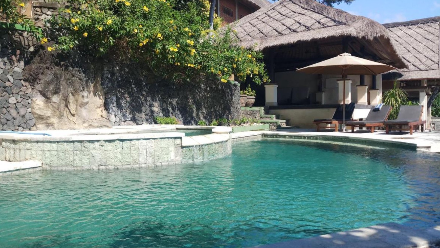 Villa Ahmed Santorini Jl Karang Asem, Bali Luas 20 Are