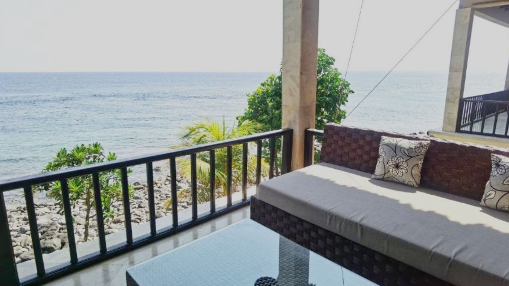 Villa Ahmed Santorini Jl Karang Asem, Bali Luas 20 Are