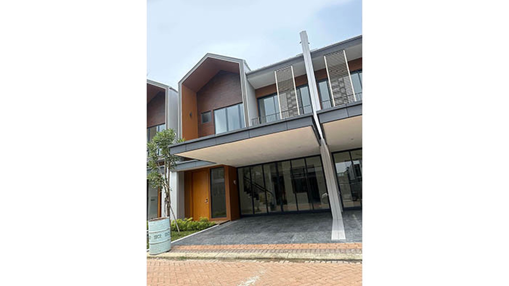 Rumah The Sanctuary Sentul Luas 8x15m2