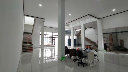 Rumah + Kantor di Komplek Mekarwangi Bandung