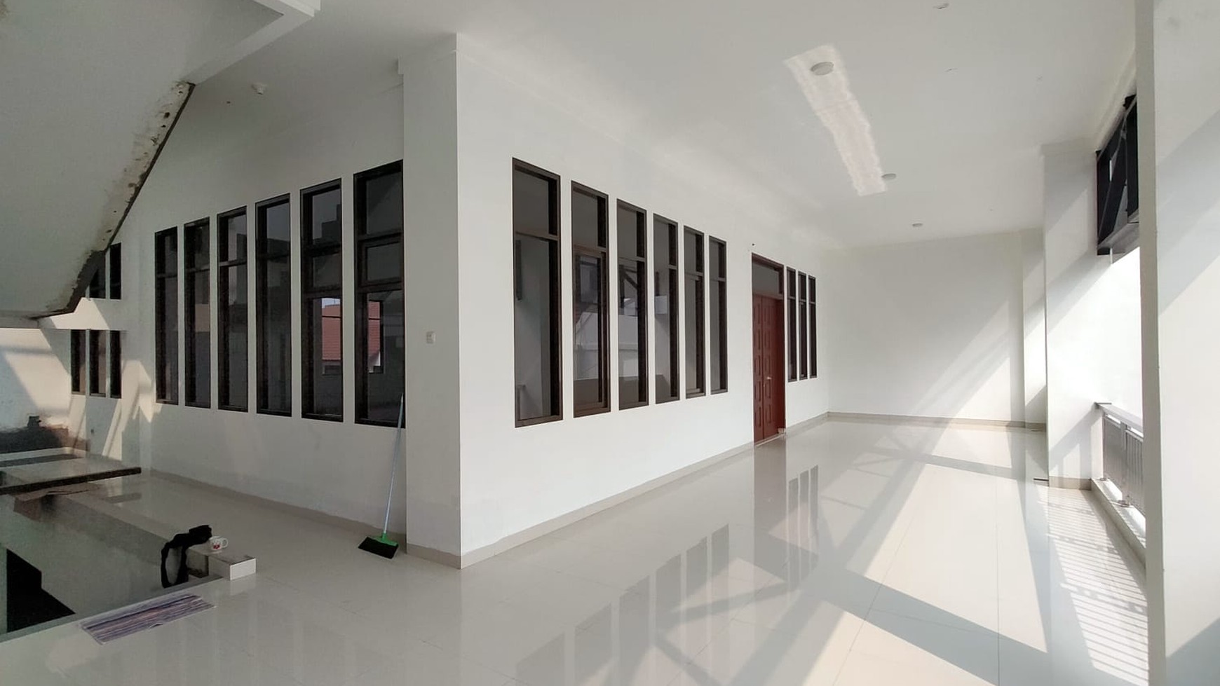 Rumah + Kantor di Komplek Mekarwangi Bandung