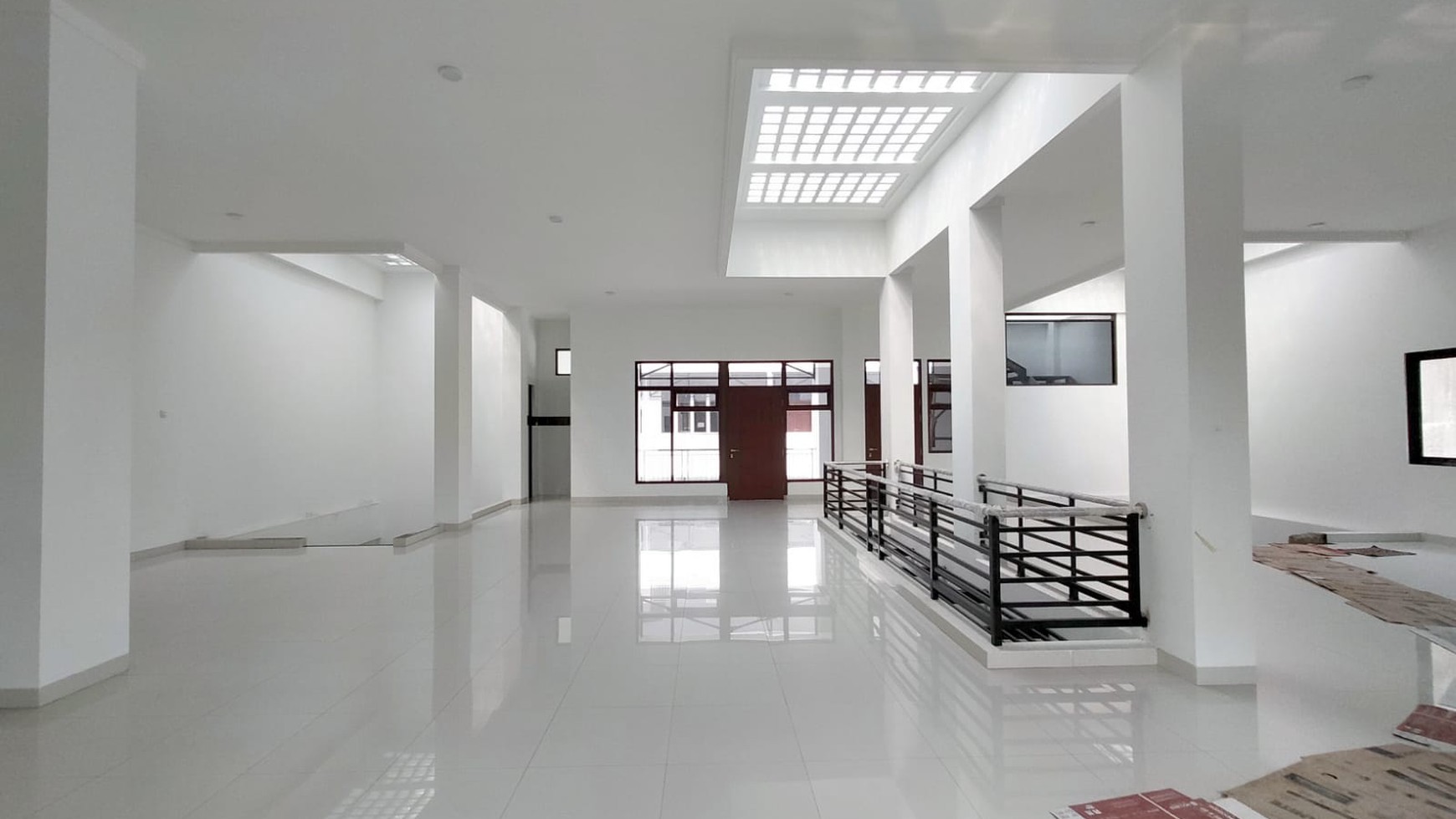 Rumah + Kantor di Komplek Mekarwangi Bandung