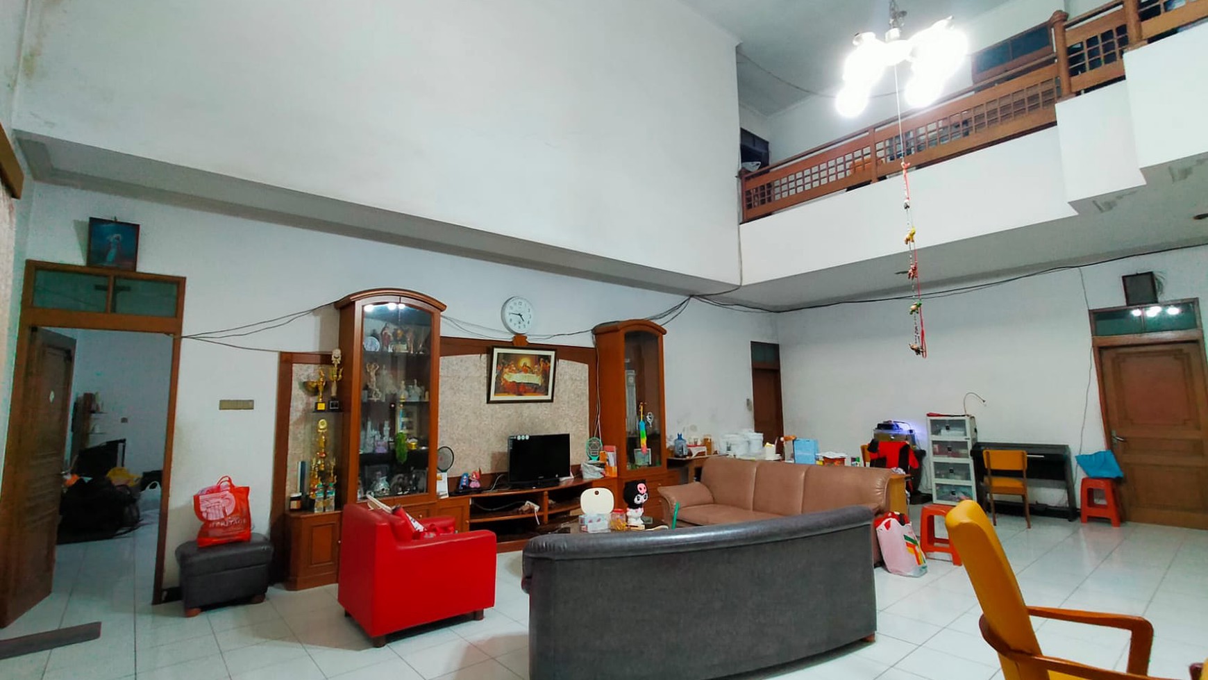 Rumah Lux Semi Furnished di Tengah Kota Sayap Pajajaran