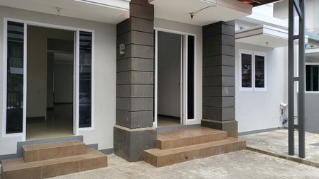 Rumah Terawat dan Nyaman di Komplek Mekarwangi Bandung