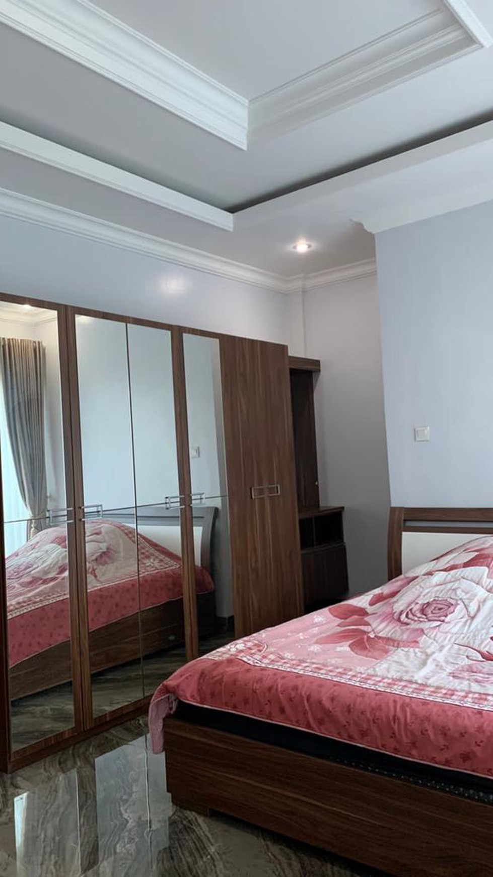 Rumah Hoek Bagus, Full Furnished di Graha Raya Bintaro